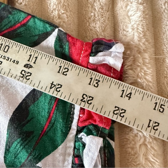 Tahari White Linen Top with Pink & Red Floral Ruffle Print, Size M - Picture 5 of 7